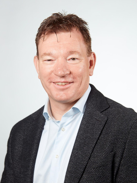 profielfoto medewerker, foto op locatie, zakelijk portret
